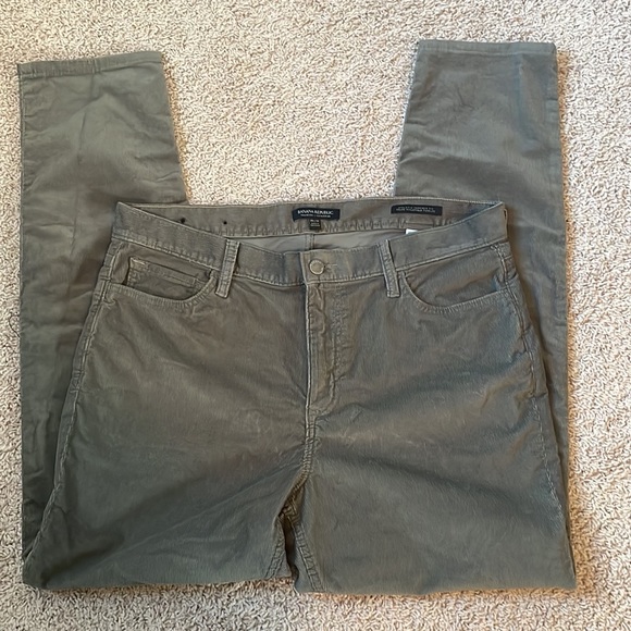 💚Banana Republic Mens Athletic Tapered Fit 35 x32 - Picture 4 of 10